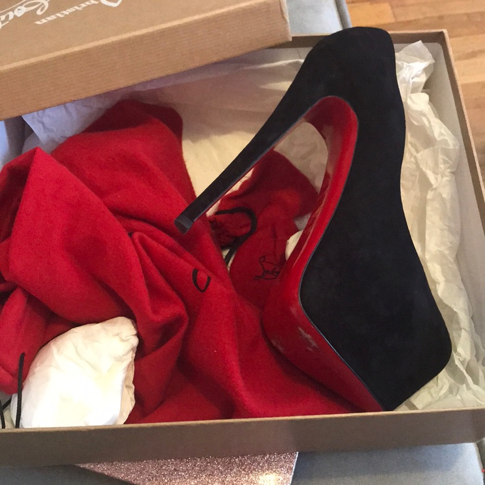 Christian Louboutin daffodile